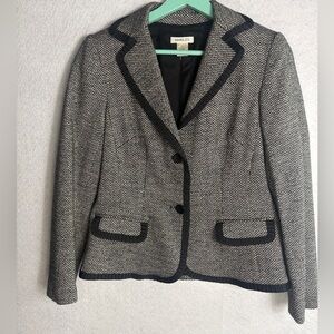 Harold’s Black White Jacket Trimmed With Black Ribbon Size 4